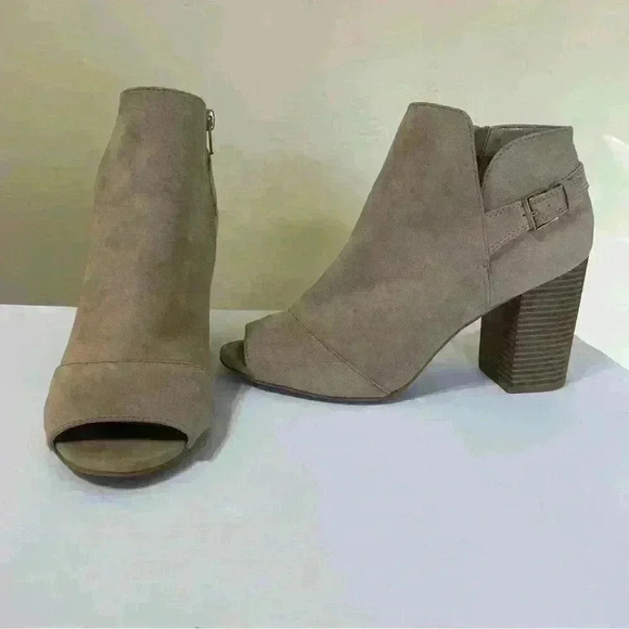 APT 9 Bootie Clocktan Peep Toe High Heel Womens Ankle Boot Size 10 Zip Taupe - Picture 9 of 13
